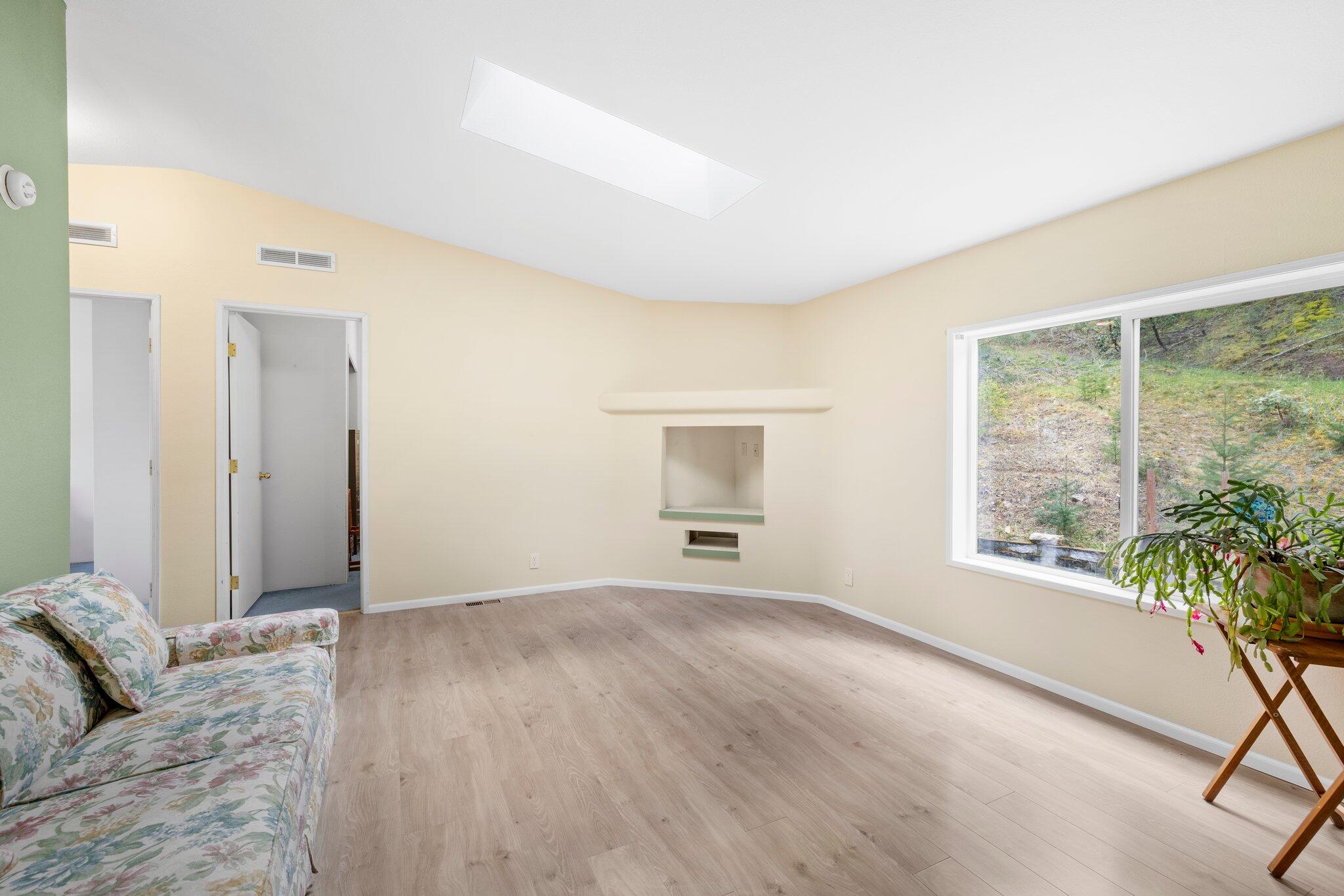 3879 Andrews Road Medford, OR 97501 - Photo 19 of 41 A21