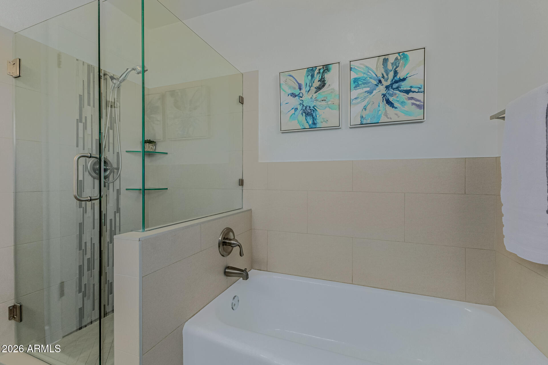 160 East Coronado Road, Unit 58 Phoenix, AZ 85004 - Photo 23 of 50 a bathroom with a bathtub