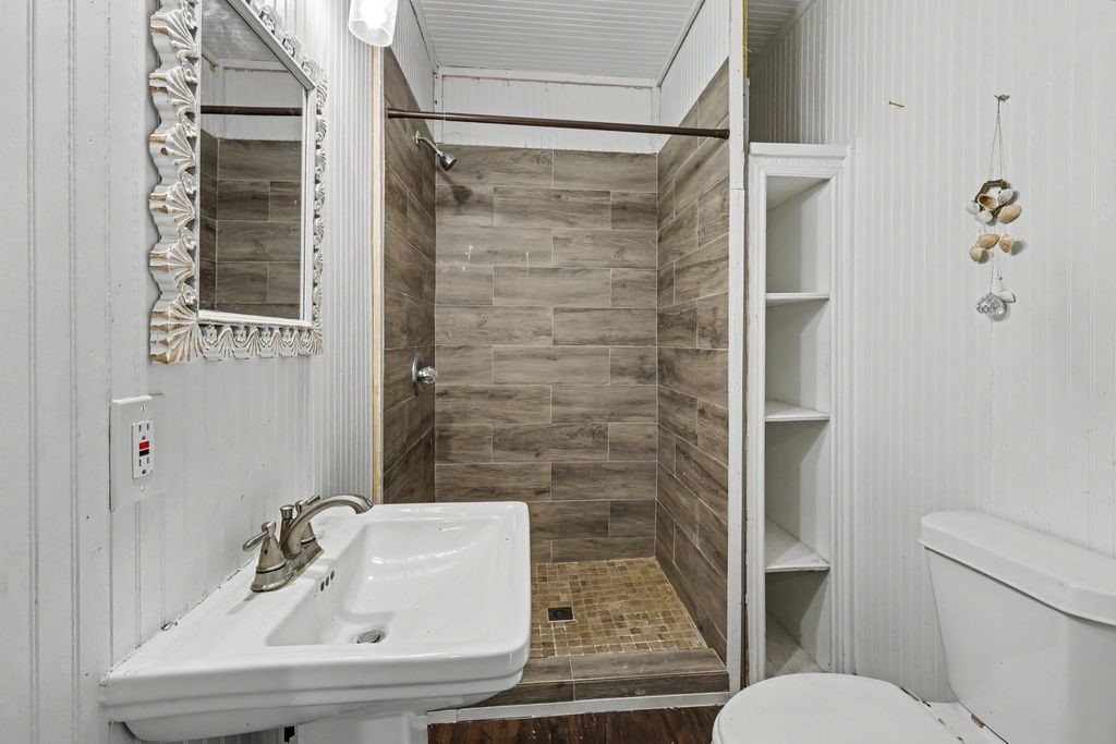 4005 Ridge Trail Robstown, TX 78380 - Photo 29 of 37 ADU bathroom