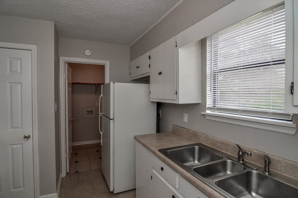 2407 Travis Road Augusta, GA 30906 - Photo 11 of 28