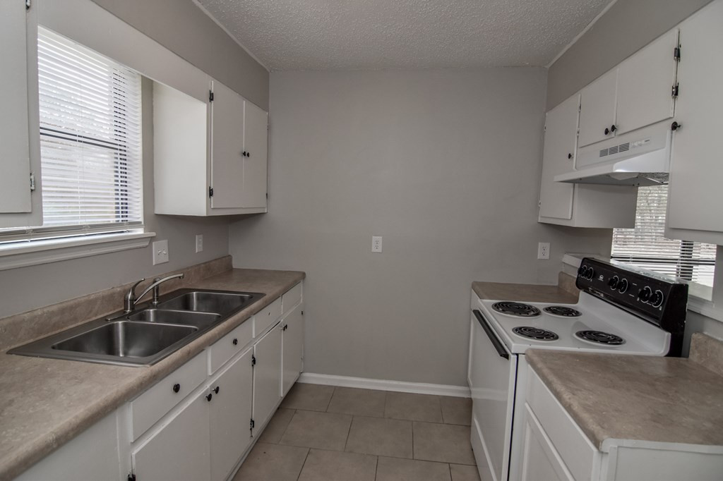 2407 Travis Road Augusta, GA 30906 - Photo 10 of 28
