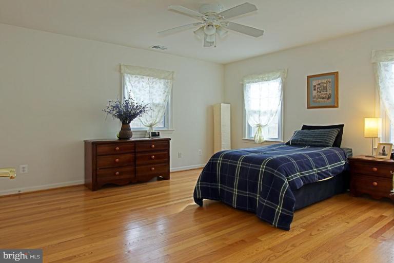 12000 Aintree Lane Reston, VA 20191 - Photo 19 of 30 Bedroom 2 of 5