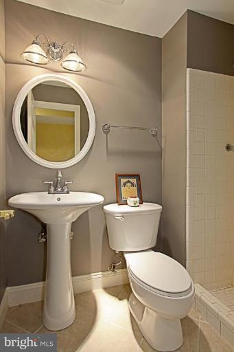 12000 Aintree Lane Reston, VA 20191 - Photo 24 of 30 Bathroom 3 of 5
