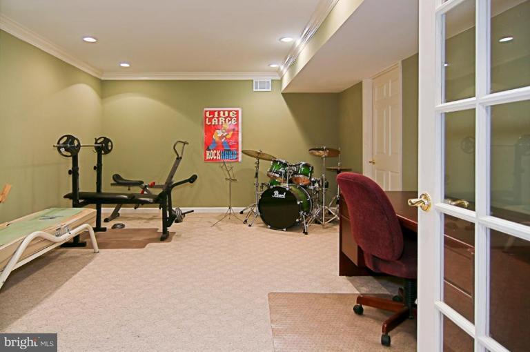 12000 Aintree Lane Reston, VA 20191 - Photo 27 of 30 Exercise Room