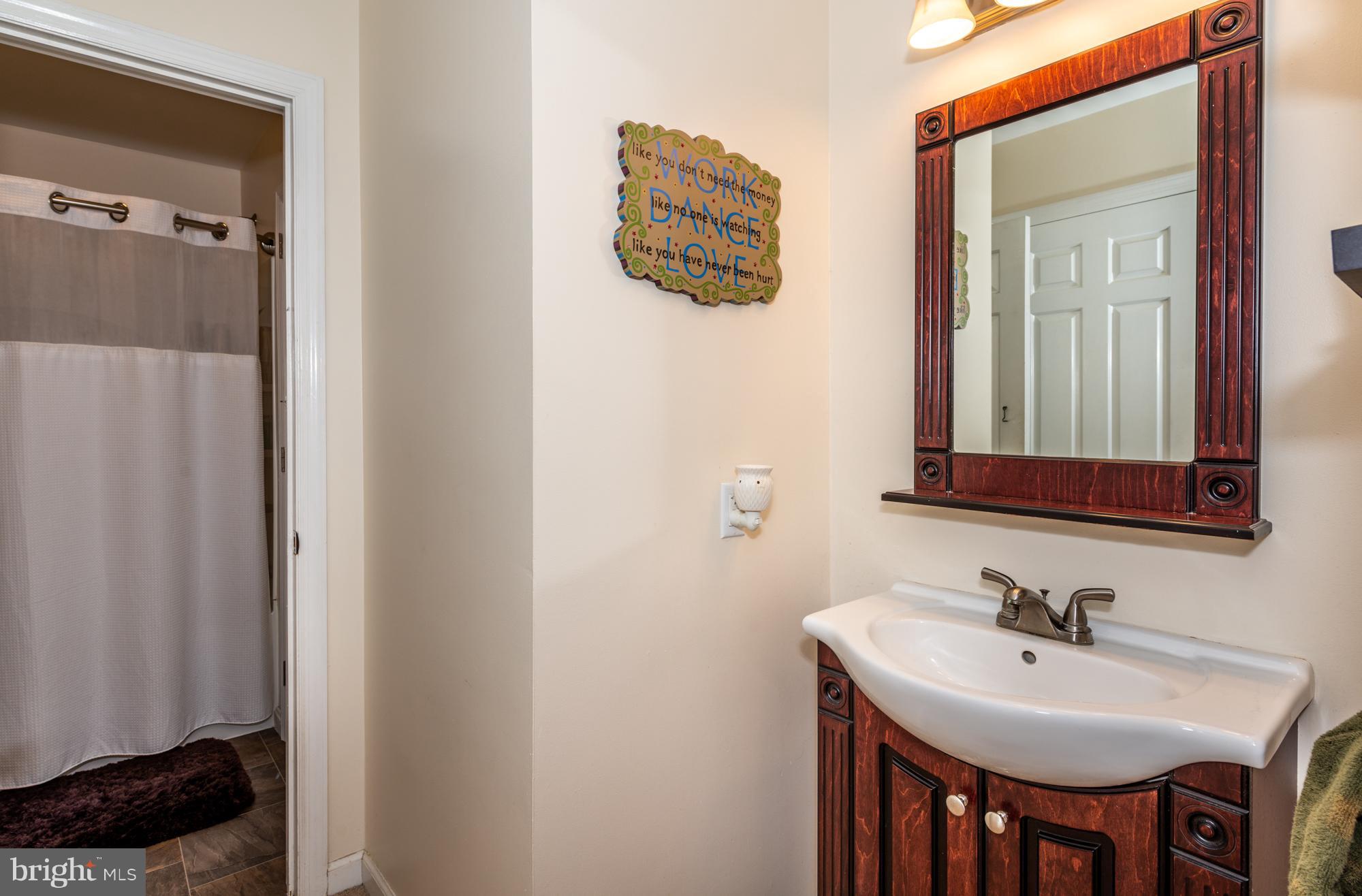 593 Hi View Drive Lititz, PA 17543 - Photo 19 of 31 Full Bath