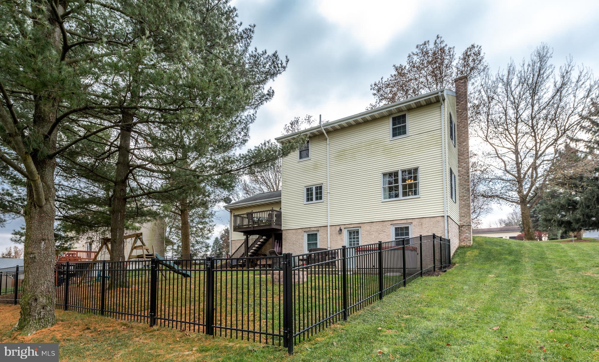 593 Hi View Drive Lititz, PA 17543 - Photo 26 of 31 Rear View