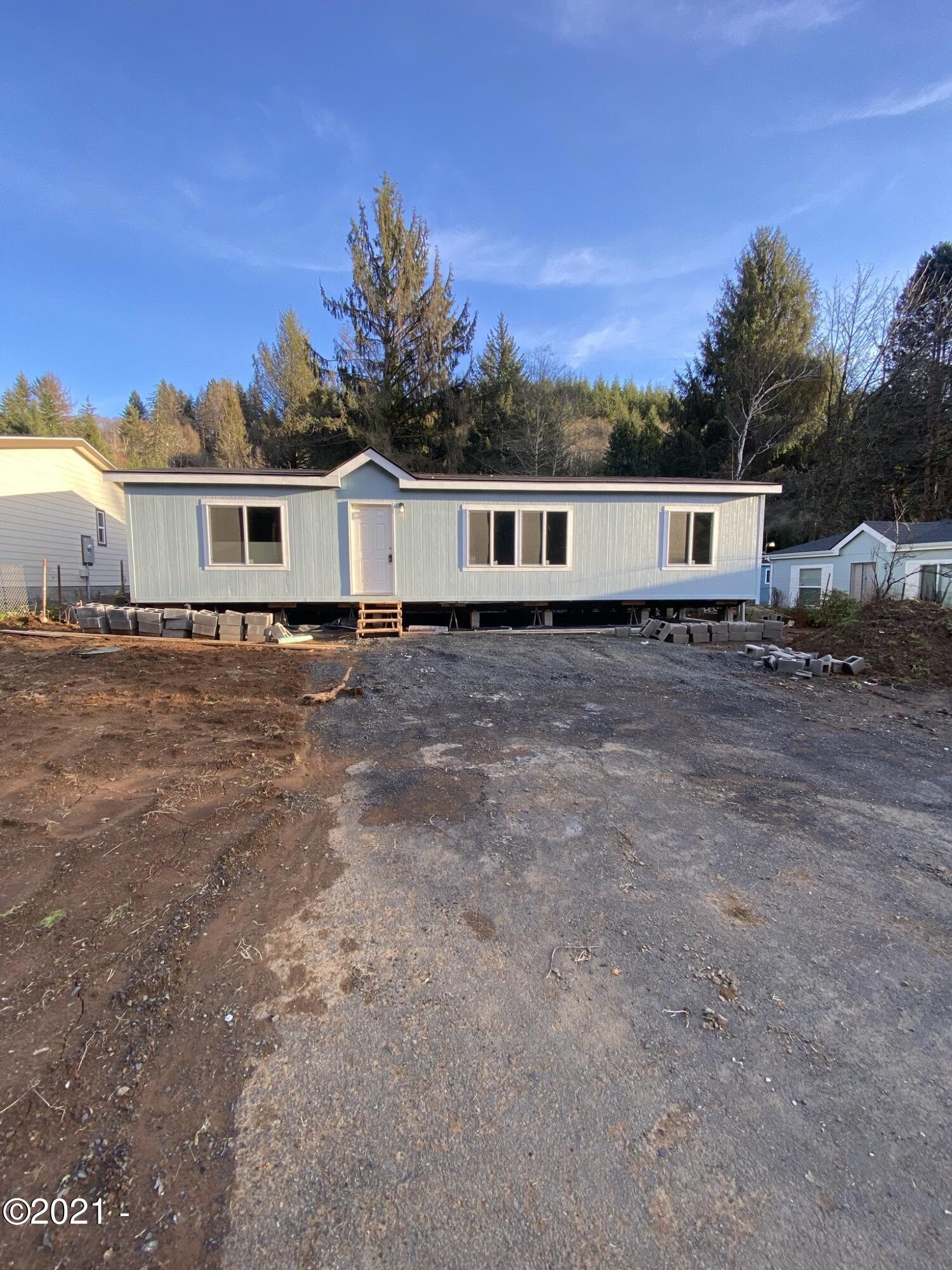 746 North Deer Lane Loop Otis, OR 97368 - Photo 3 of 14 IMG_6087