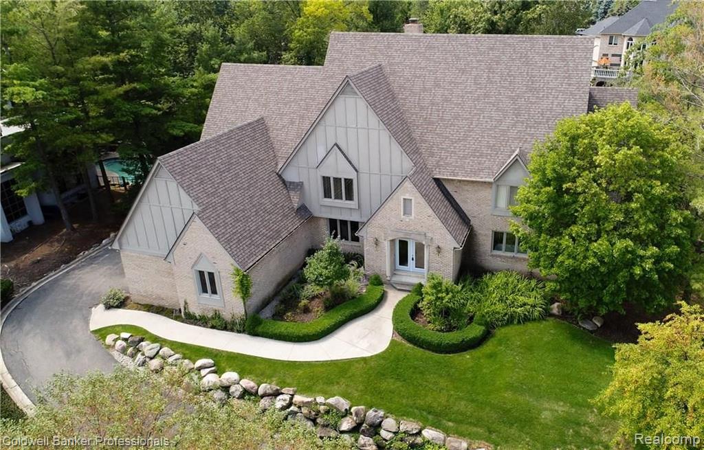 1649 Scenic Hollow Rochester, MI 48306 - Photo 2 of 42