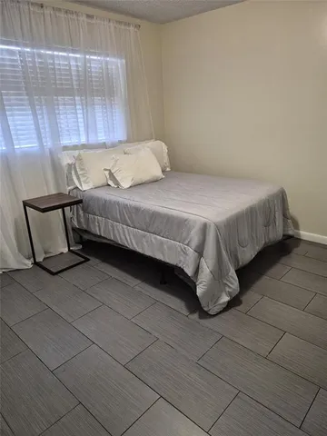 $1,700 | 560 Southeast 2nd Avenue, Unit H2, Deerfield Beach, FL 33441