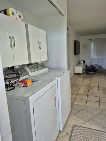 $1,700 | 560 Southeast 2nd Avenue, Unit H2, Deerfield Beach, FL 33441