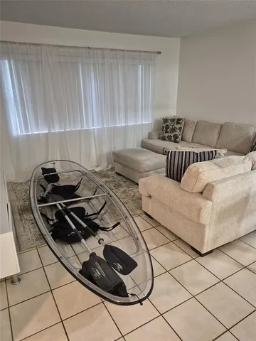 $1,700 | 560 Southeast 2nd Avenue, Unit H2, Deerfield Beach, FL 33441