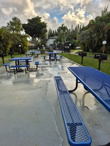 $1,700 | 560 Southeast 2nd Avenue, Unit H2, Deerfield Beach, FL 33441