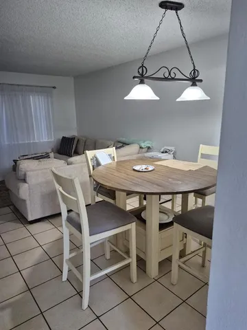 $1,700 | 560 Southeast 2nd Avenue, Unit H2, Deerfield Beach, FL 33441