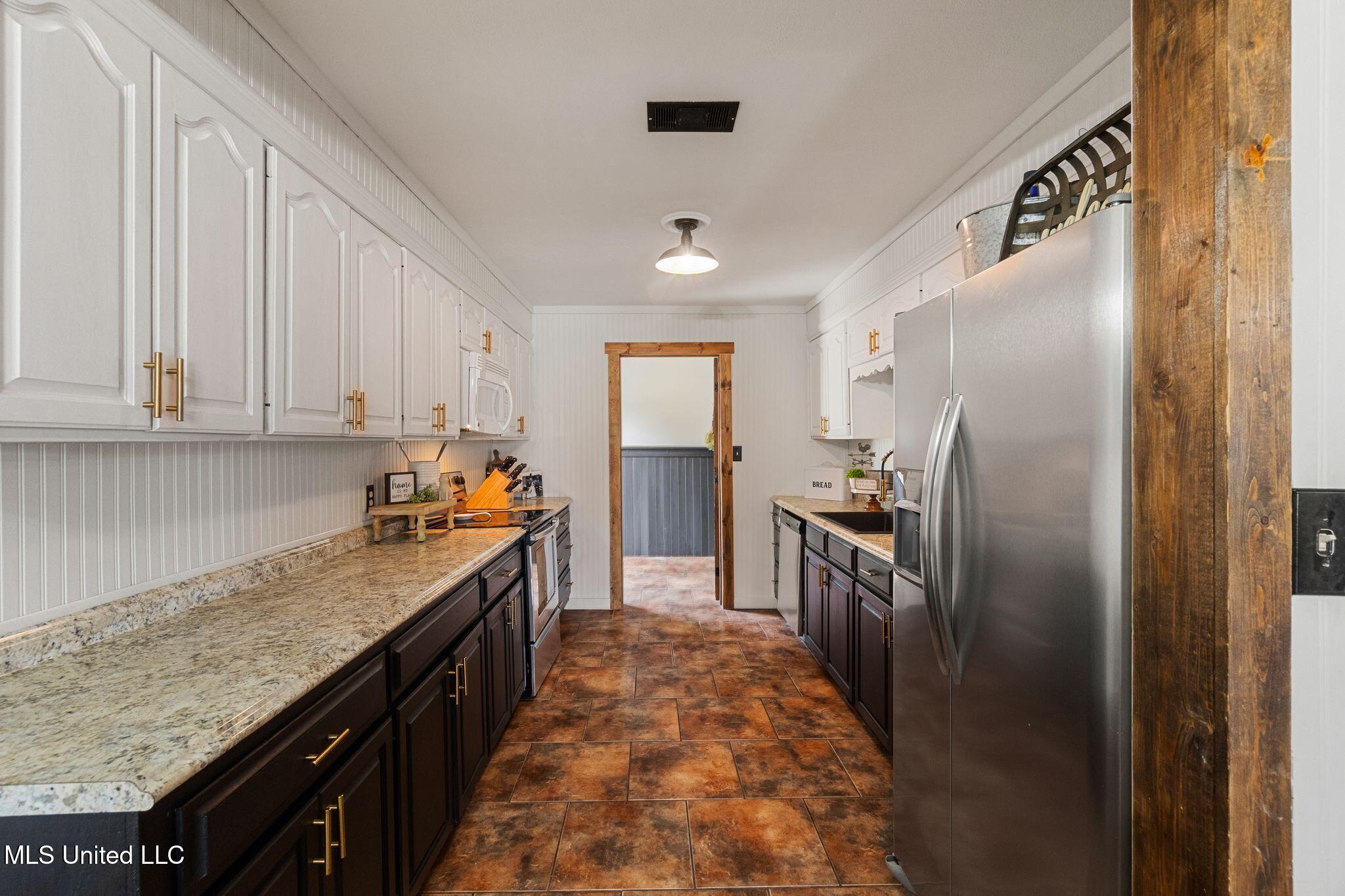 119 Hillsdale Gumpond Road Lumberton, MS 39455 - Photo 11 of 34 119_Hillsdale_Gumpond_Rd-14