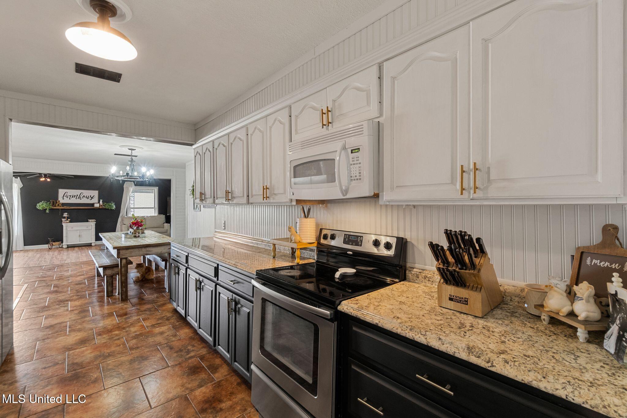 119 Hillsdale Gumpond Road Lumberton, MS 39455 - Photo 12 of 34 119_Hillsdale_Gumpond_Rd-15