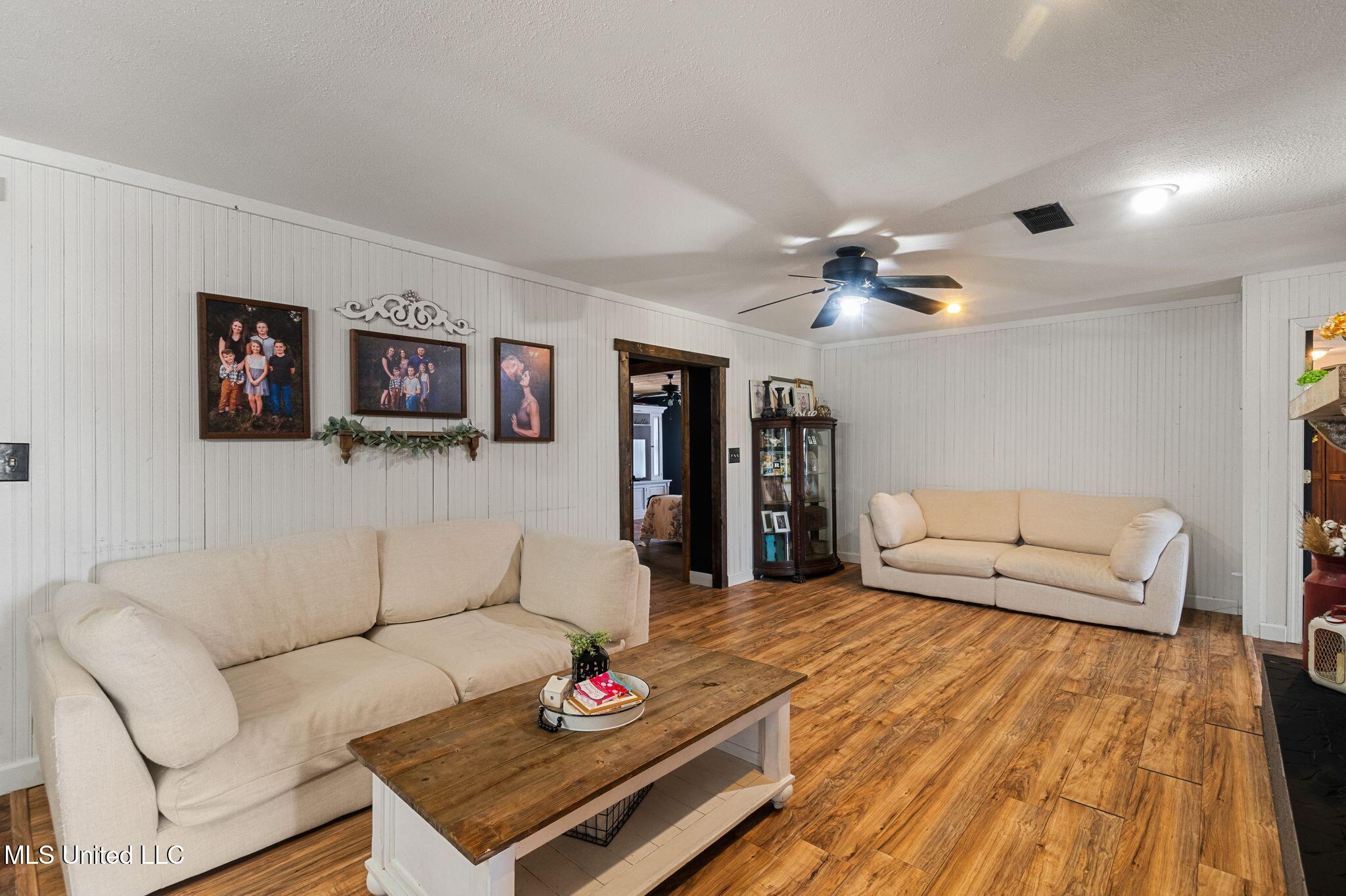 119 Hillsdale Gumpond Road Lumberton, MS 39455 - Photo 8 of 34 119_Hillsdale_Gumpond_Rd-11