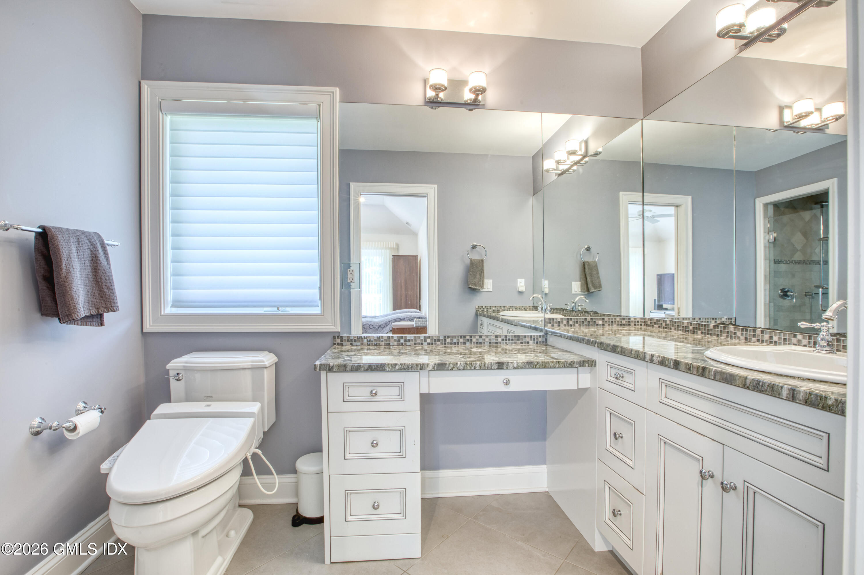 25 Weston Hill Road Riverside, CT 06878 - Photo 13 of 26 Primary bathroom