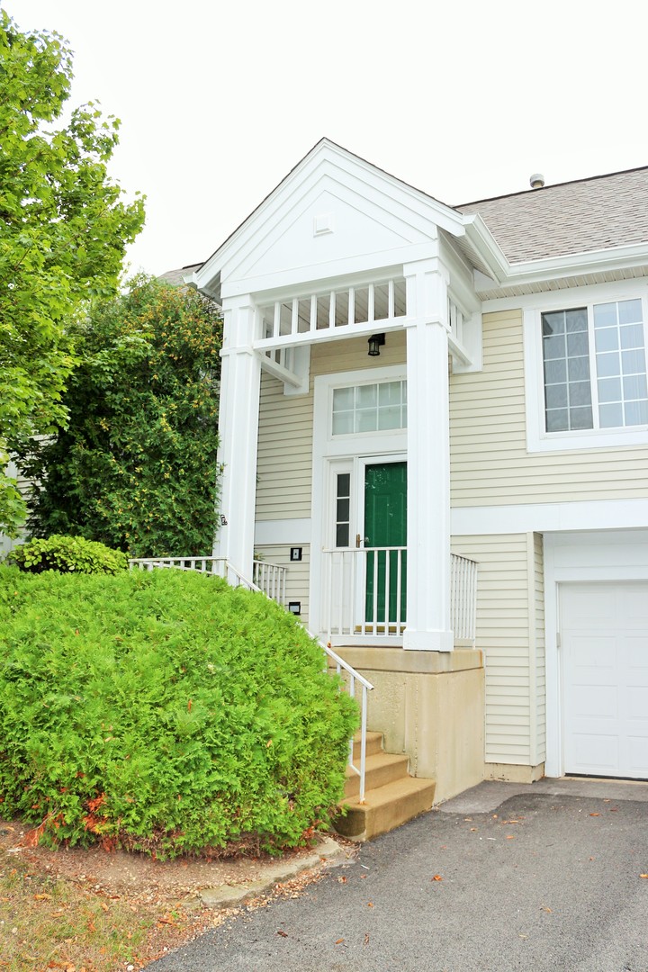 3471 Ravinia Circle Aurora, IL 60504 - Photo 2 of 23