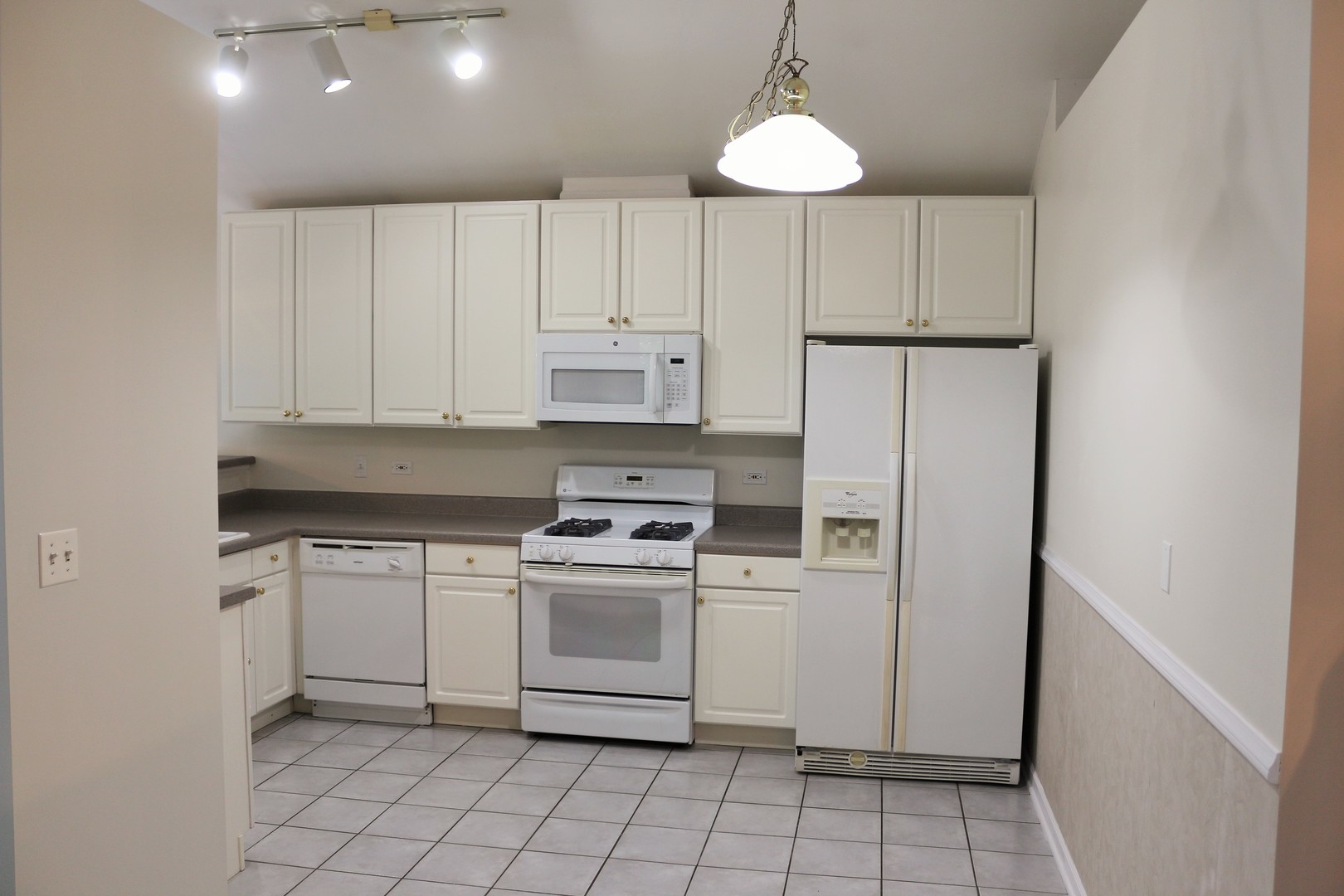 3471 Ravinia Circle Aurora, IL 60504 - Photo 6 of 23