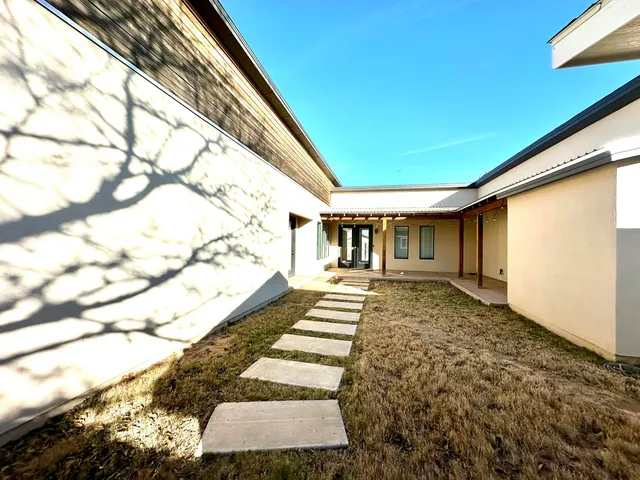 $2,325 | 4816 7th Street, Lubbock, TX 79416