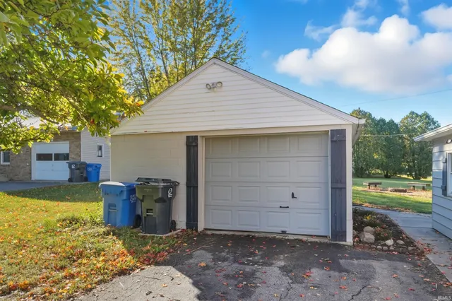 $194,900 | 218 Clingerman Avenue, Churubusco, IN 46723