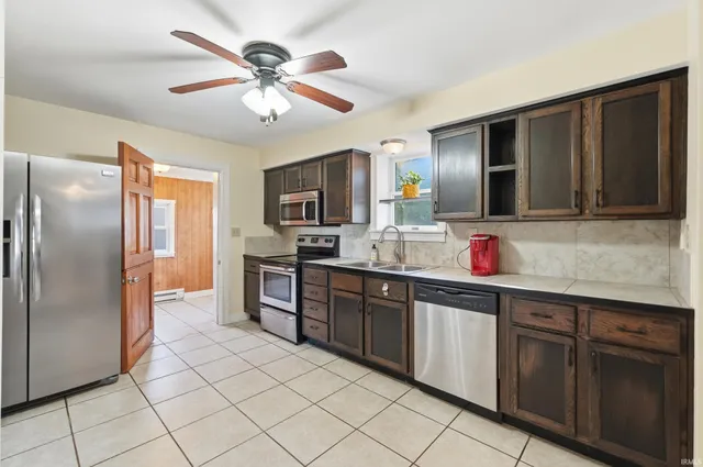 $194,900 | 218 Clingerman Avenue, Churubusco, IN 46723