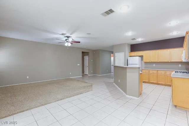 $2,550 | 10350 Queens Church Avenue, Las Vegas, NV 89135