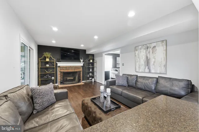 $930,000 | 44202 Bristow Circle, Ashburn, VA 20147