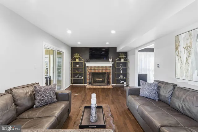 $930,000 | 44202 Bristow Circle, Ashburn, VA 20147