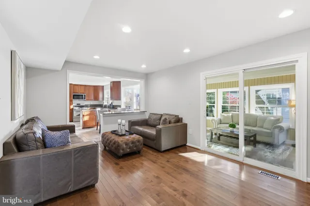 $930,000 | 44202 Bristow Circle, Ashburn, VA 20147