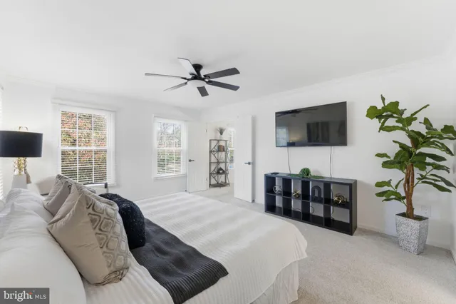 $930,000 | 44202 Bristow Circle, Ashburn, VA 20147