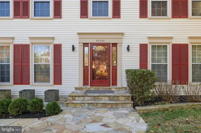 $930,000 | 44202 Bristow Circle, Ashburn, VA 20147