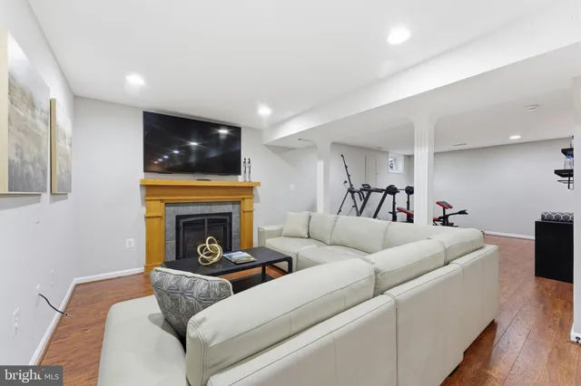 $930,000 | 44202 Bristow Circle, Ashburn, VA 20147