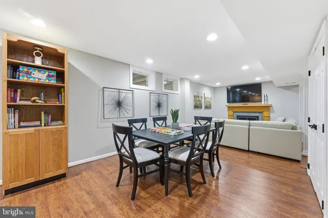 $930,000 | 44202 Bristow Circle, Ashburn, VA 20147