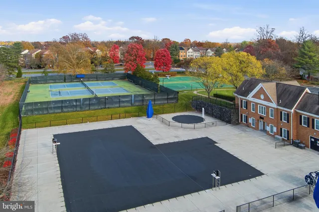 $930,000 | 44202 Bristow Circle, Ashburn, VA 20147