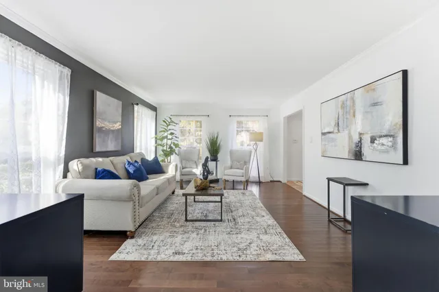 $930,000 | 44202 Bristow Circle, Ashburn, VA 20147