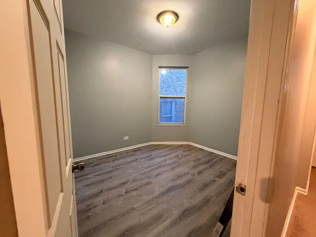 $2,000 | 3917 West Van Buren Street, Unit 2, Chicago, IL 60624