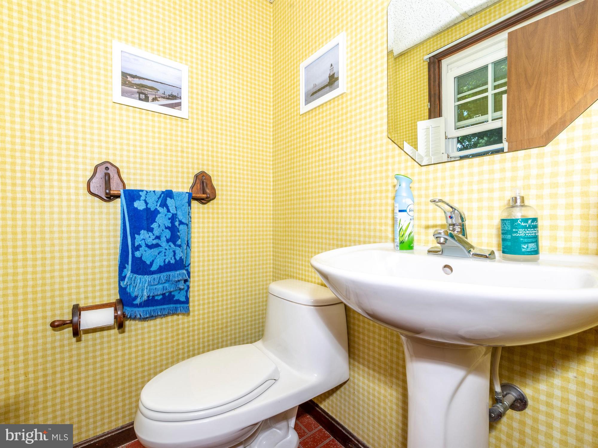 2727 Brookfield Road Lancaster, PA 17601 - Photo 22 of 28 Lower Level Powder Room