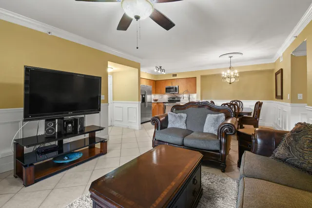 $2,600 | 6450 Emerald Dunes Drive, Unit 304, West Palm Beach, FL 33411