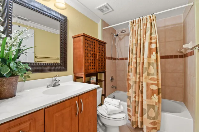 $2,600 | 6450 Emerald Dunes Drive, Unit 304, West Palm Beach, FL 33411