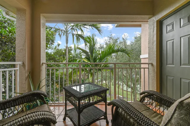 $2,600 | 6450 Emerald Dunes Drive, Unit 304, West Palm Beach, FL 33411