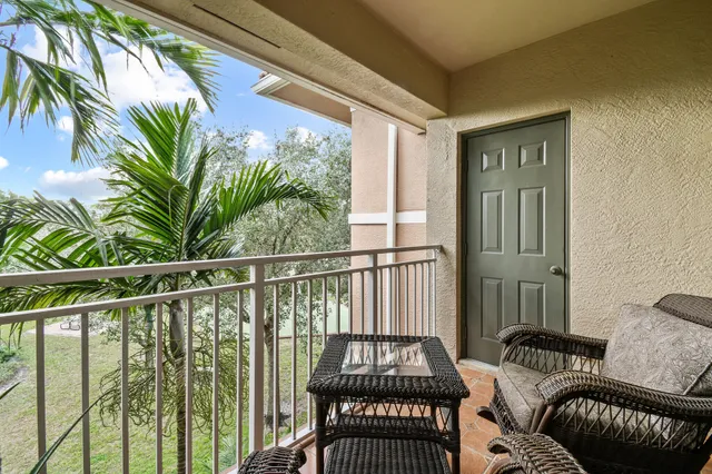 $2,600 | 6450 Emerald Dunes Drive, Unit 304, West Palm Beach, FL 33411