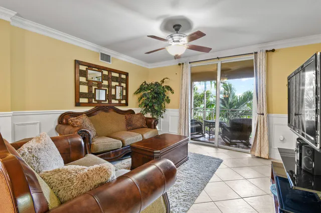 $2,600 | 6450 Emerald Dunes Drive, Unit 304, West Palm Beach, FL 33411