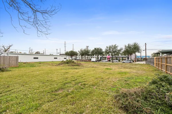 $335,000 | 6 North Sampson Street, Houston, TX 77003