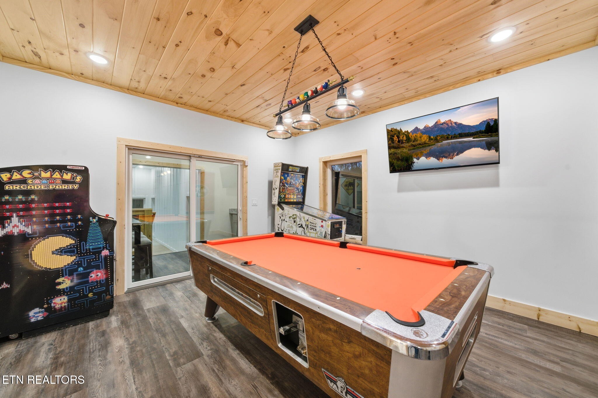 638 Ridge Top Loop Gatlinburg, TN 37738 - Photo 20 of 37 a room with pool table and flat screen tv