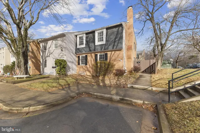 $600,000 | 8400 Thompson Road, Annandale, VA 22003