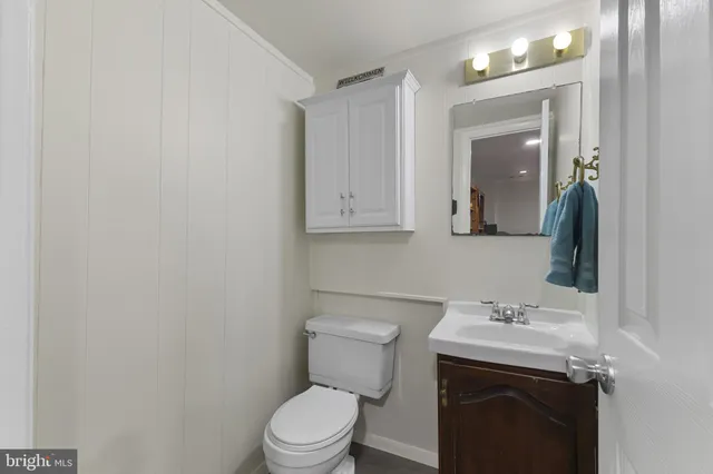 $600,000 | 8400 Thompson Road, Annandale, VA 22003