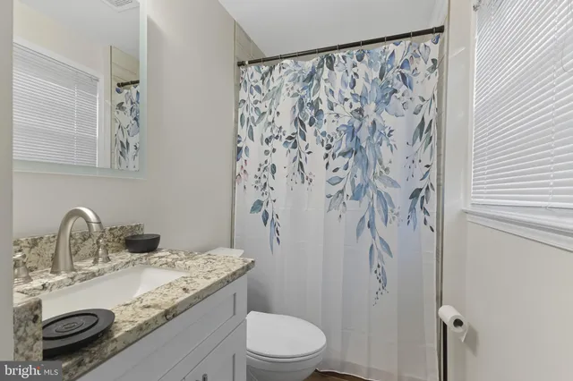 $600,000 | 8400 Thompson Road, Annandale, VA 22003