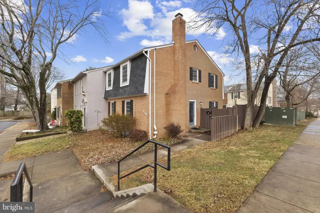 $600,000 | 8400 Thompson Road, Annandale, VA 22003