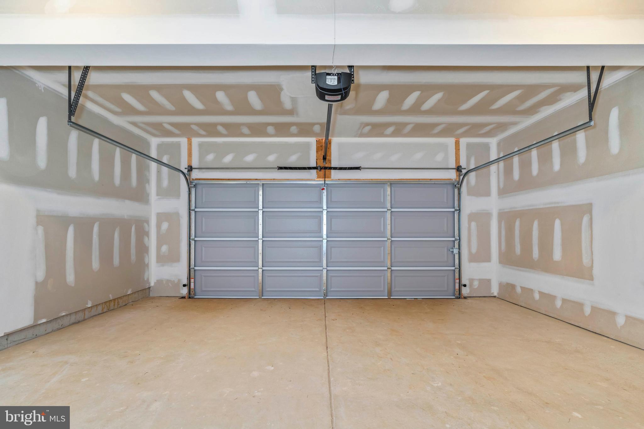 873 Mapleton Avenue, Unit 188 Middletown, DE 19709 - Photo 19 of 24 a view of an empty room with cabinet and mirrors